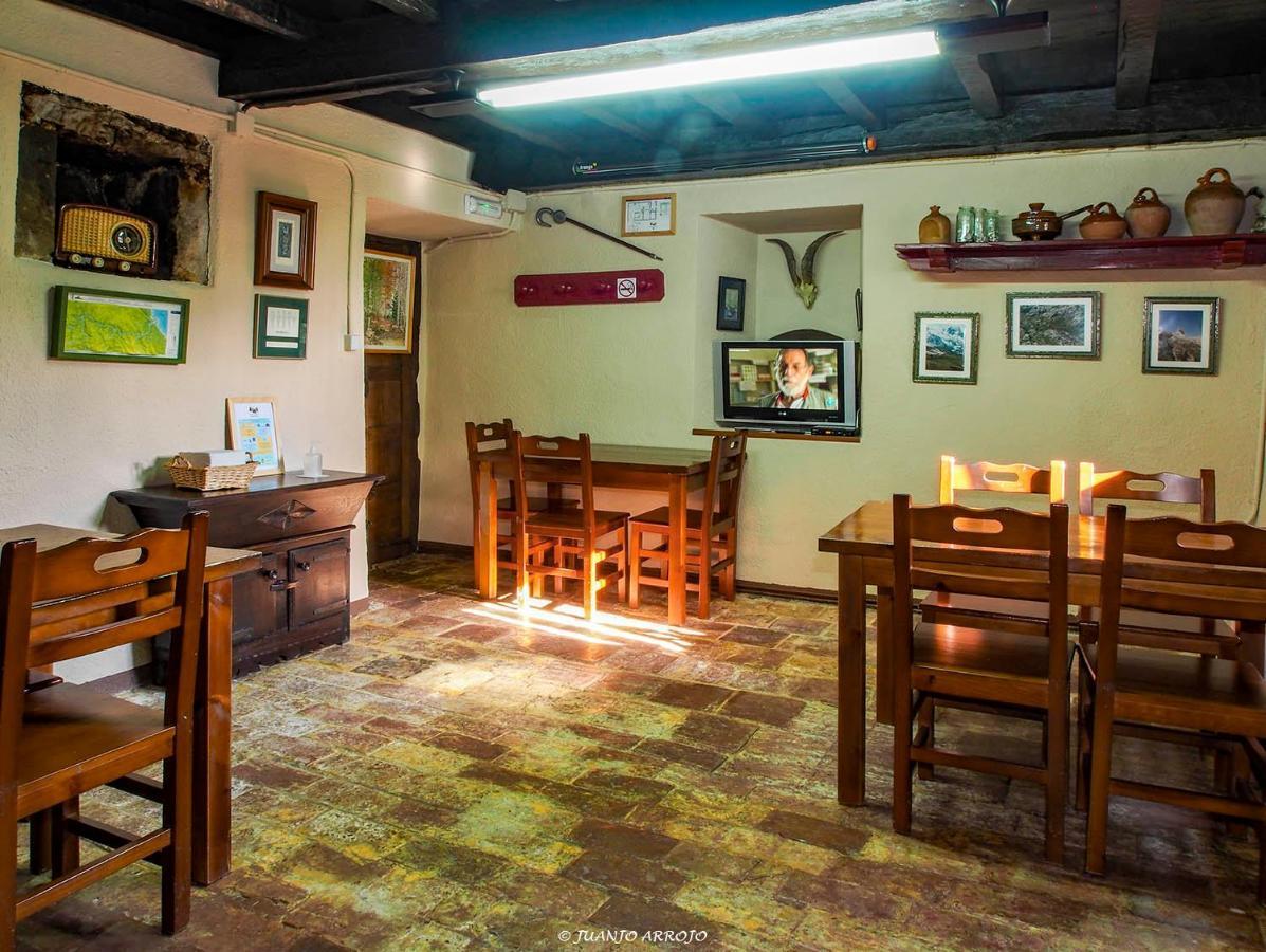 Casa De La Montana Albergue Turistico Avín Esterno foto