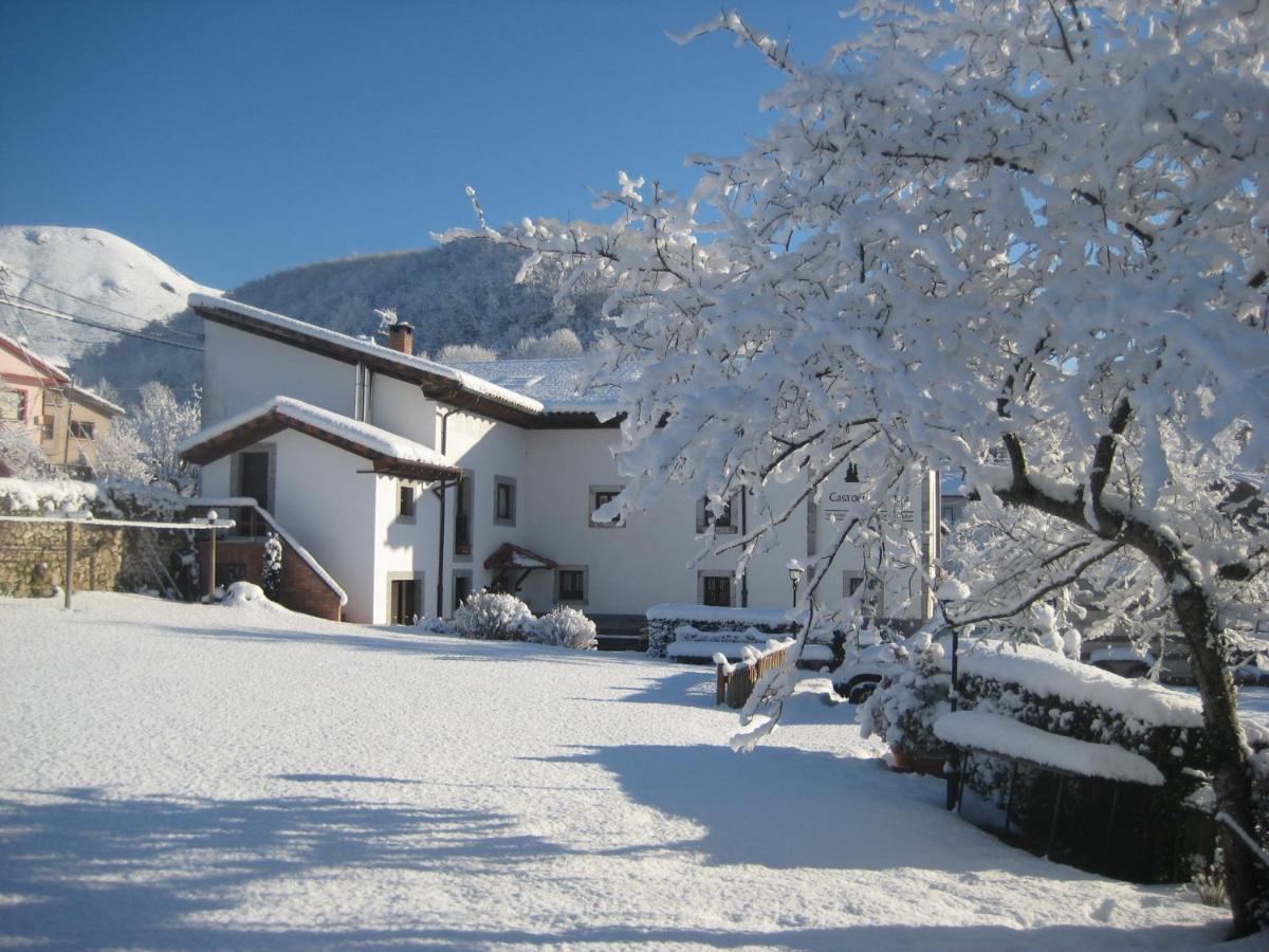 Casa De La Montana Albergue Turistico Avín Esterno foto