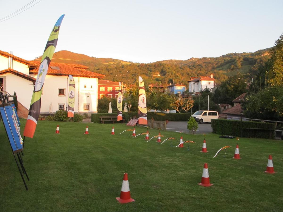 Casa De La Montana Albergue Turistico Avín Esterno foto