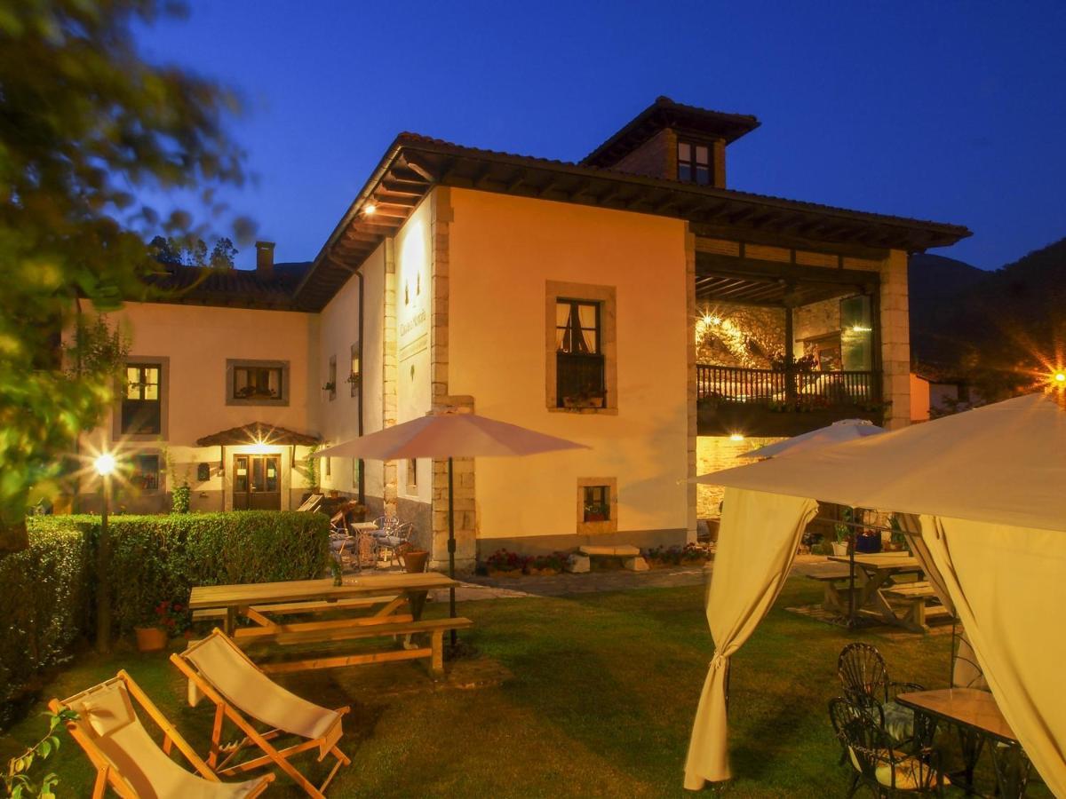 Casa De La Montana Albergue Turistico Avín Esterno foto