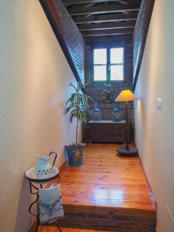 Casa De La Montana Albergue Turistico Avín Esterno foto
