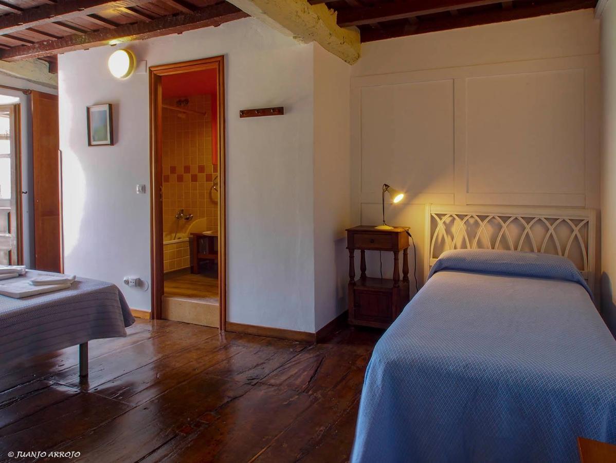Casa De La Montana Albergue Turistico Avín Esterno foto