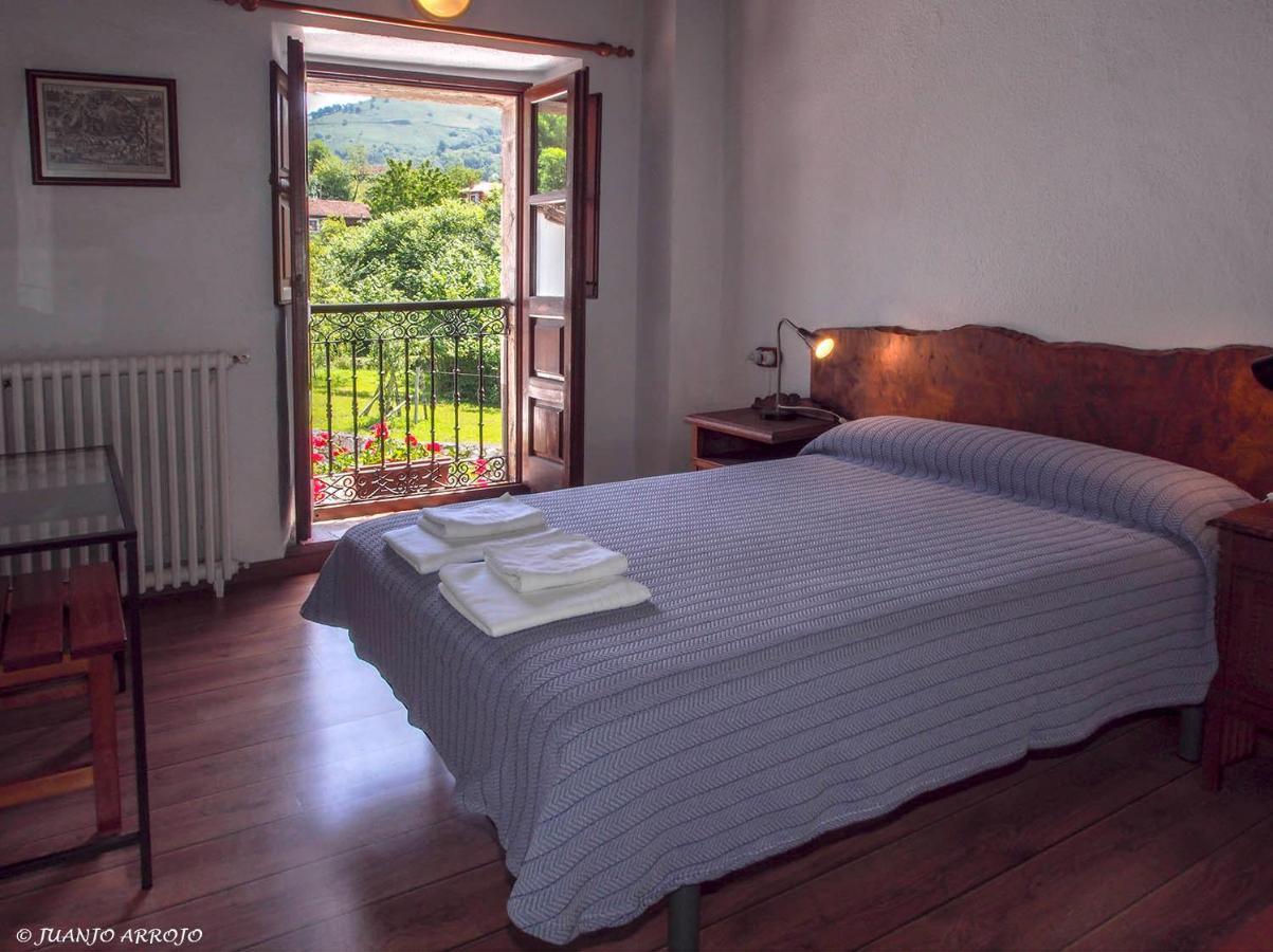 Casa De La Montana Albergue Turistico Avín Esterno foto